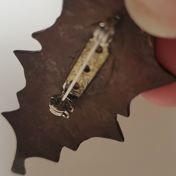 Copper Leaf Pin w/Bronzy Green Finish - Picture 6 of 6